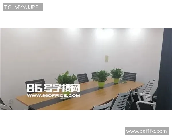 重庆足球队在冠军赛积分榜上以71分稳居第一名，争夺冠军形势大好